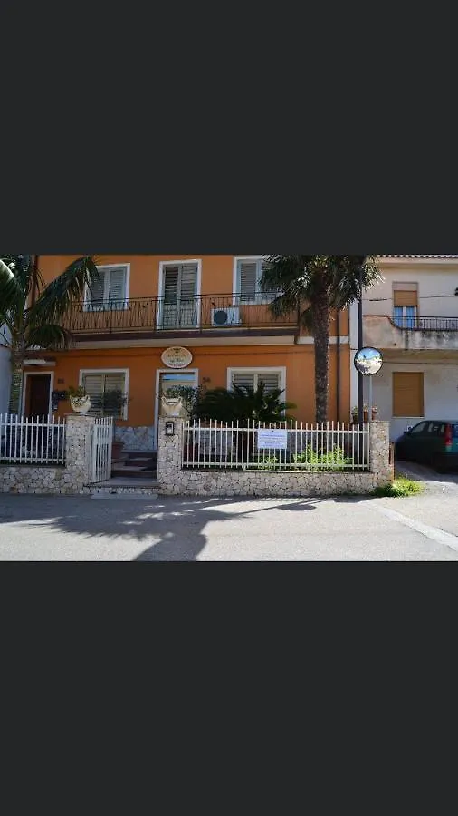 Bed and Breakfast La Contrada degli Ulivi Milazzo Bed & Breakfast